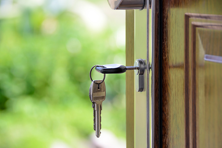 A2B Locks are able to provide local locksmiths in Leatherhead to repair your broken locks. 